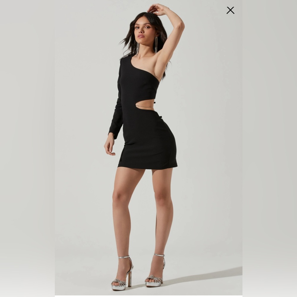 ASTR Lavinia Cutout One Shoulder Mini Dress